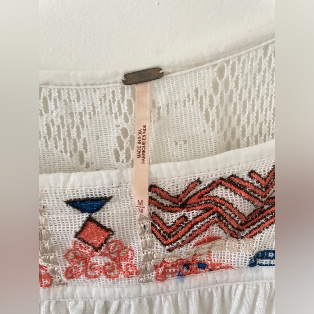 𝓯𝓹 FREE PEOPLE Movement by Free People White Top with Blue and Red Embroidery - Picture 10 of 12
